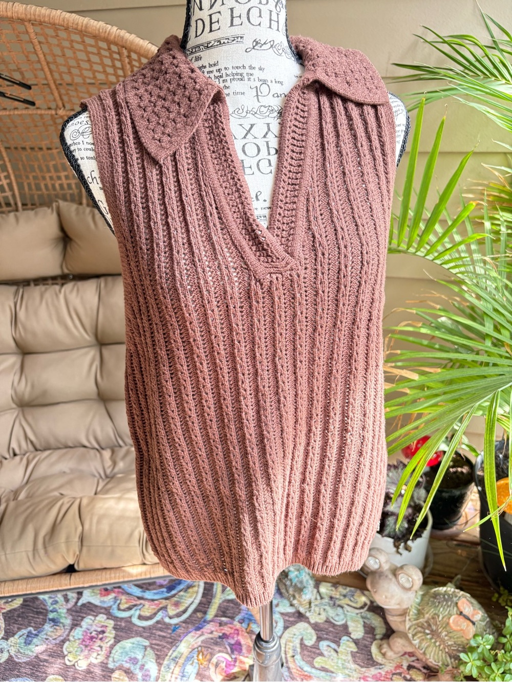 DKNY Brown Sleeveless V-Neck Collared Knit Sweater Vest